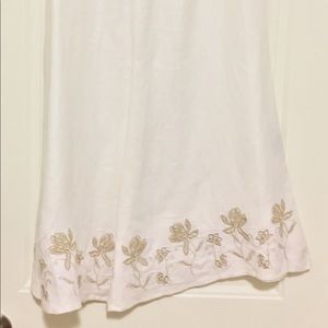 Beautiful A-line embroidered skirt!